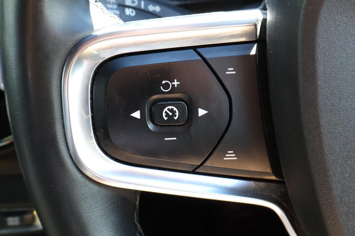 2021 Volvo XC40 T5 R-Design MY21 AWD image 33