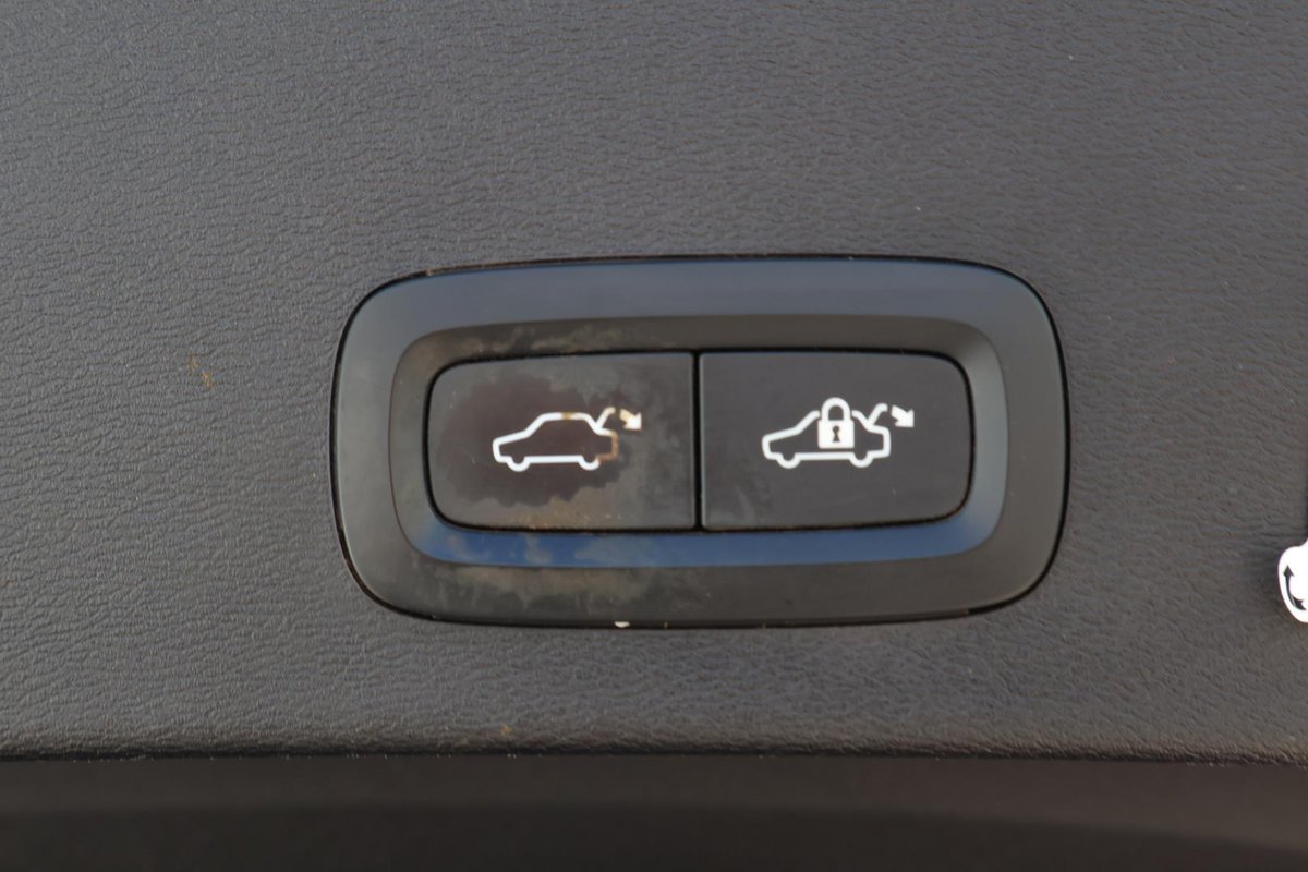 2021 Volvo XC40 T5 R-Design MY21 AWD image 13