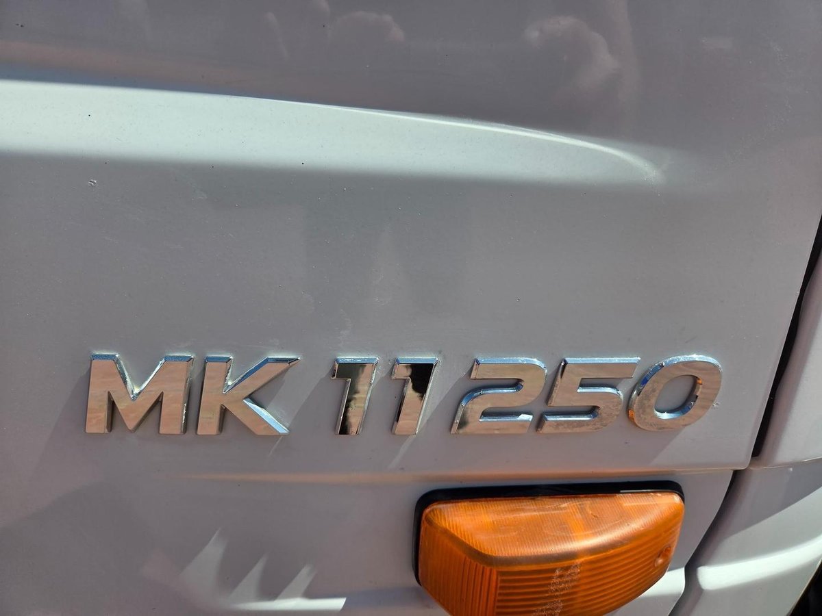 2013 UD Mk 11 250 Auto 5 Ton Van And Lift image 16