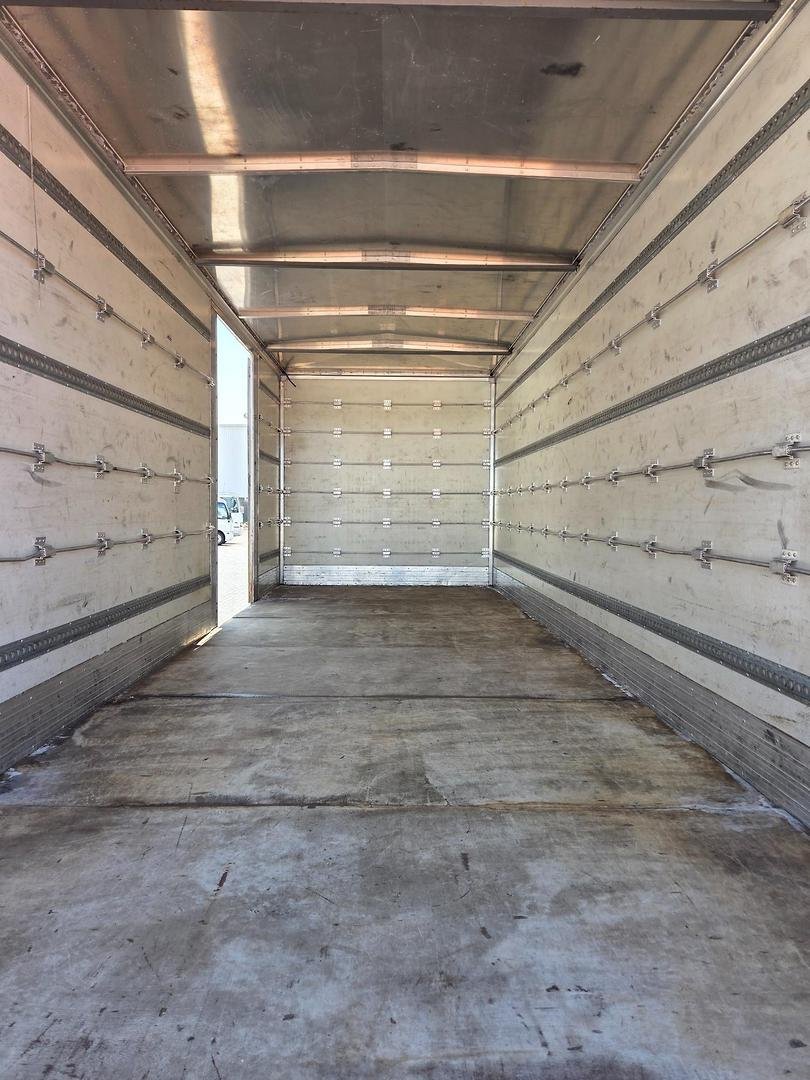 2013 UD Mk 11 250 Auto 5 Ton Van And Lift image 13