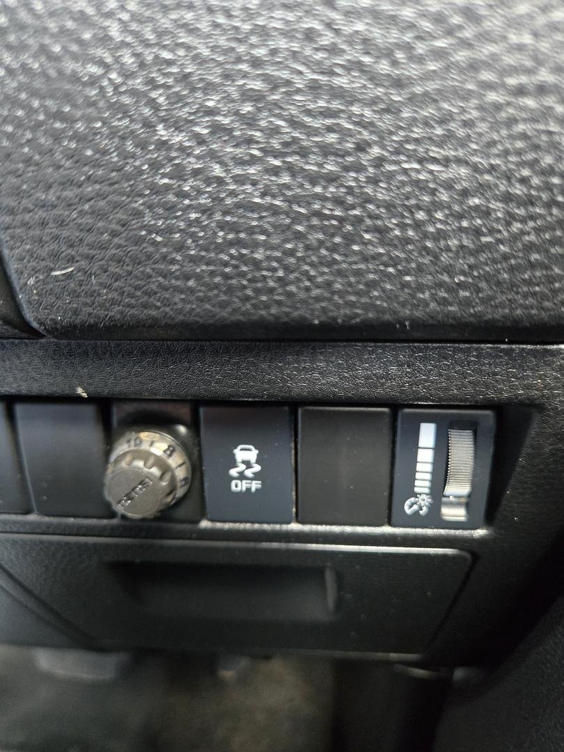 2021 Isuzu D-MAX X-TERRAIN MY21 4X4 Dual Range image 24
