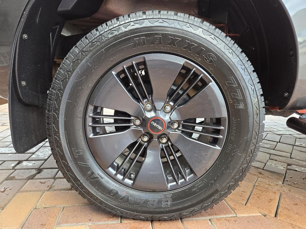 2021 Isuzu D-MAX X-TERRAIN MY21 4X4 Dual Range image 9