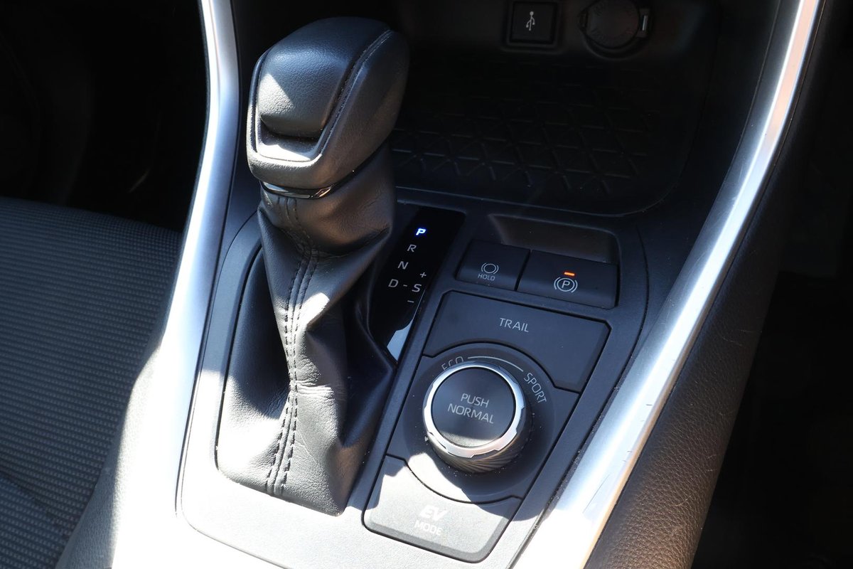 2021 Toyota RAV4 GX AXAH52R image 24