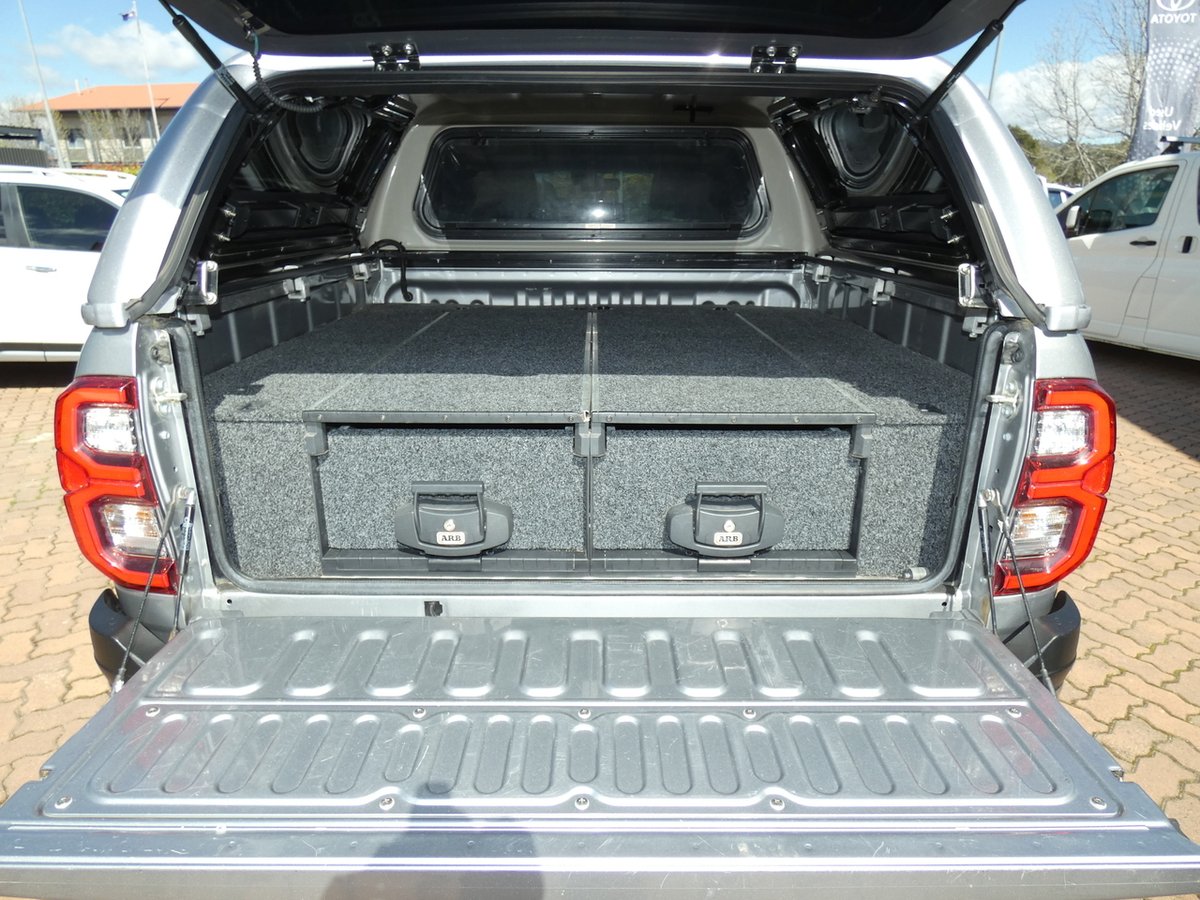 2023 Toyota Hilux 4x4 image 12