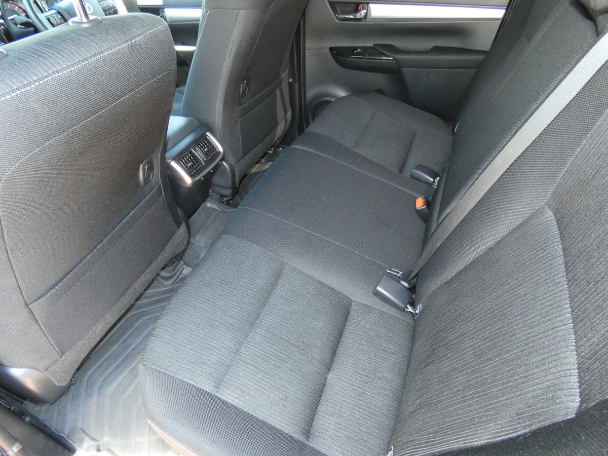 2023 Toyota Hilux 4x4 image 17