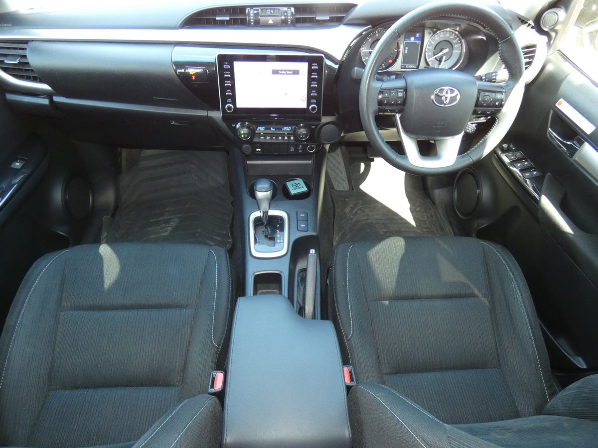 2023 Toyota Hilux 4x4 image 20