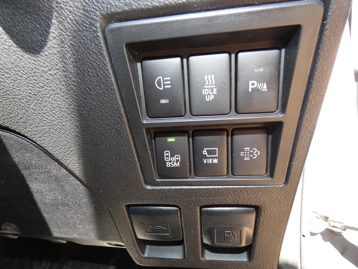 2023 Toyota Hilux 4x4 image 22