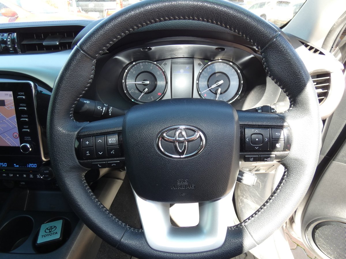 2023 Toyota Hilux 4x4 image 23