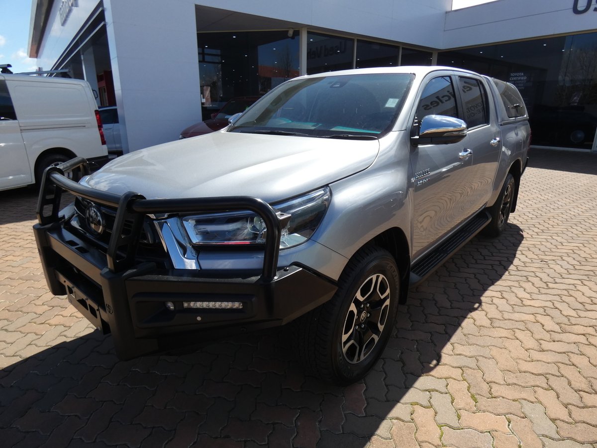 2023 Toyota Hilux 4x4 image 7