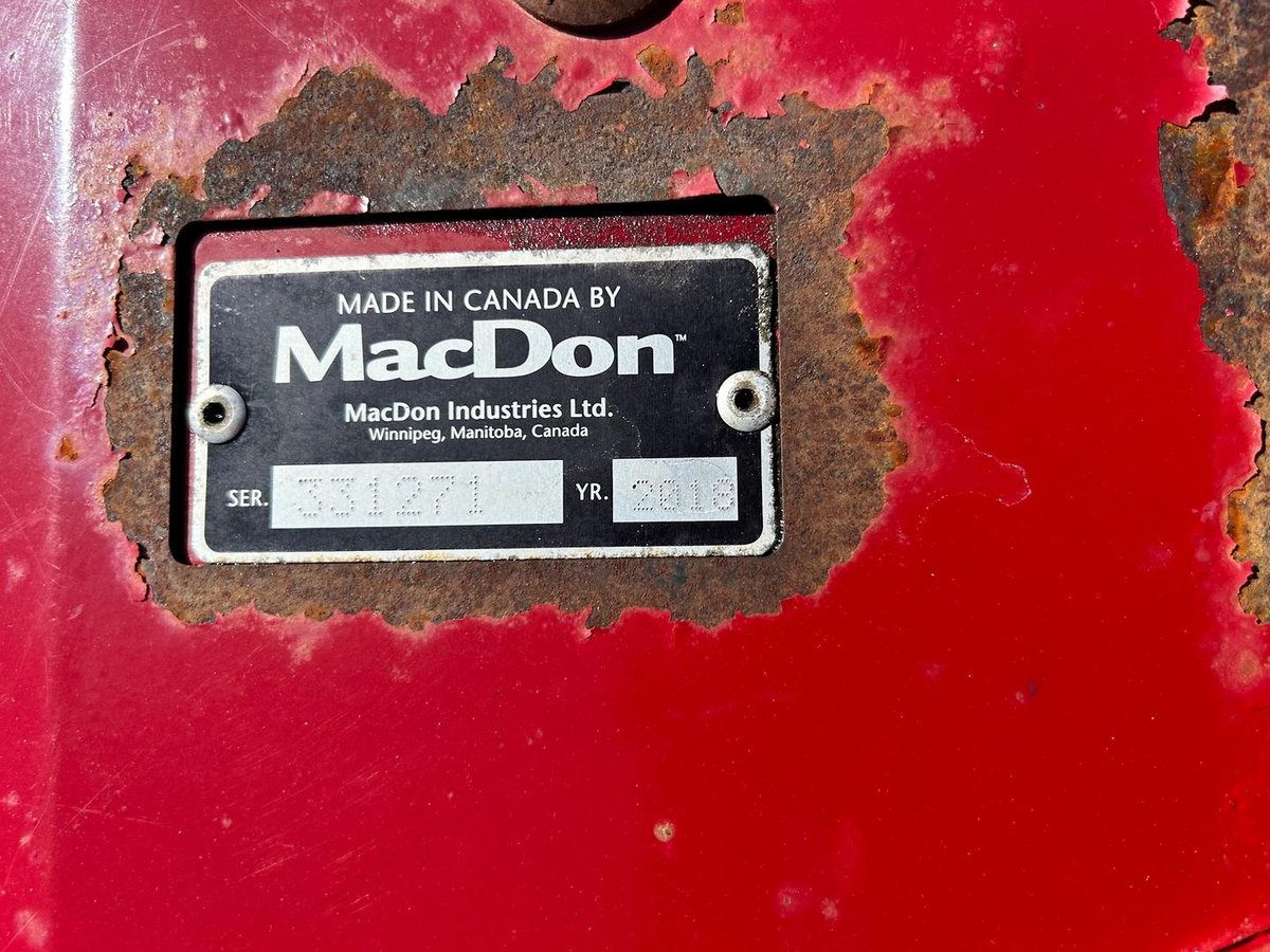 2018 MacDon R85 image 11