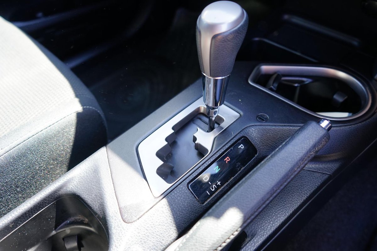 2018 Toyota RAV4 GXL ASA44R AWD image 16