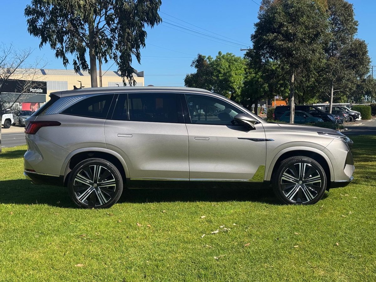 2025 MG QS Essence IS31 MY25 AWD image 8