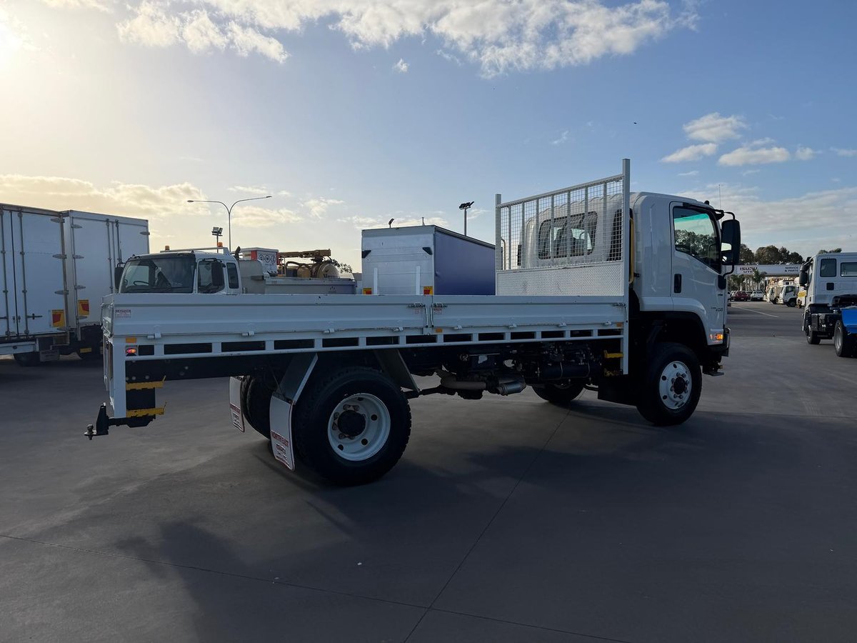 2019 Isuzu F Series image 12