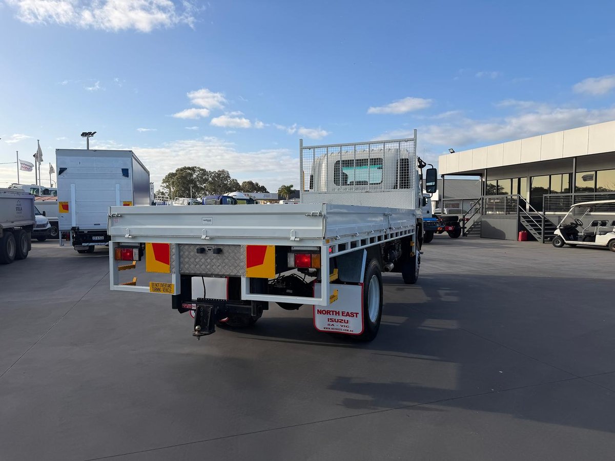 2019 Isuzu F Series image 10