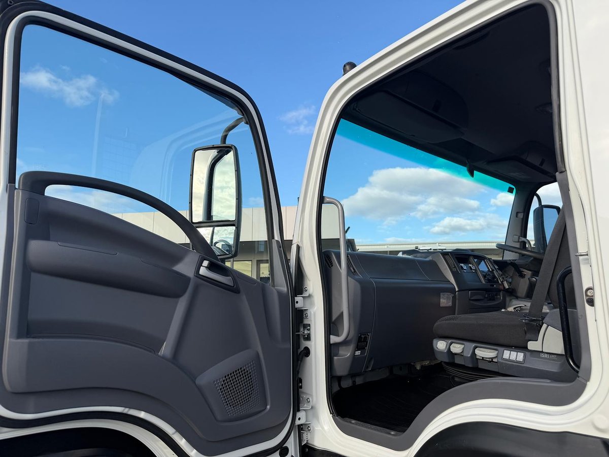 2019 Isuzu F Series image 33
