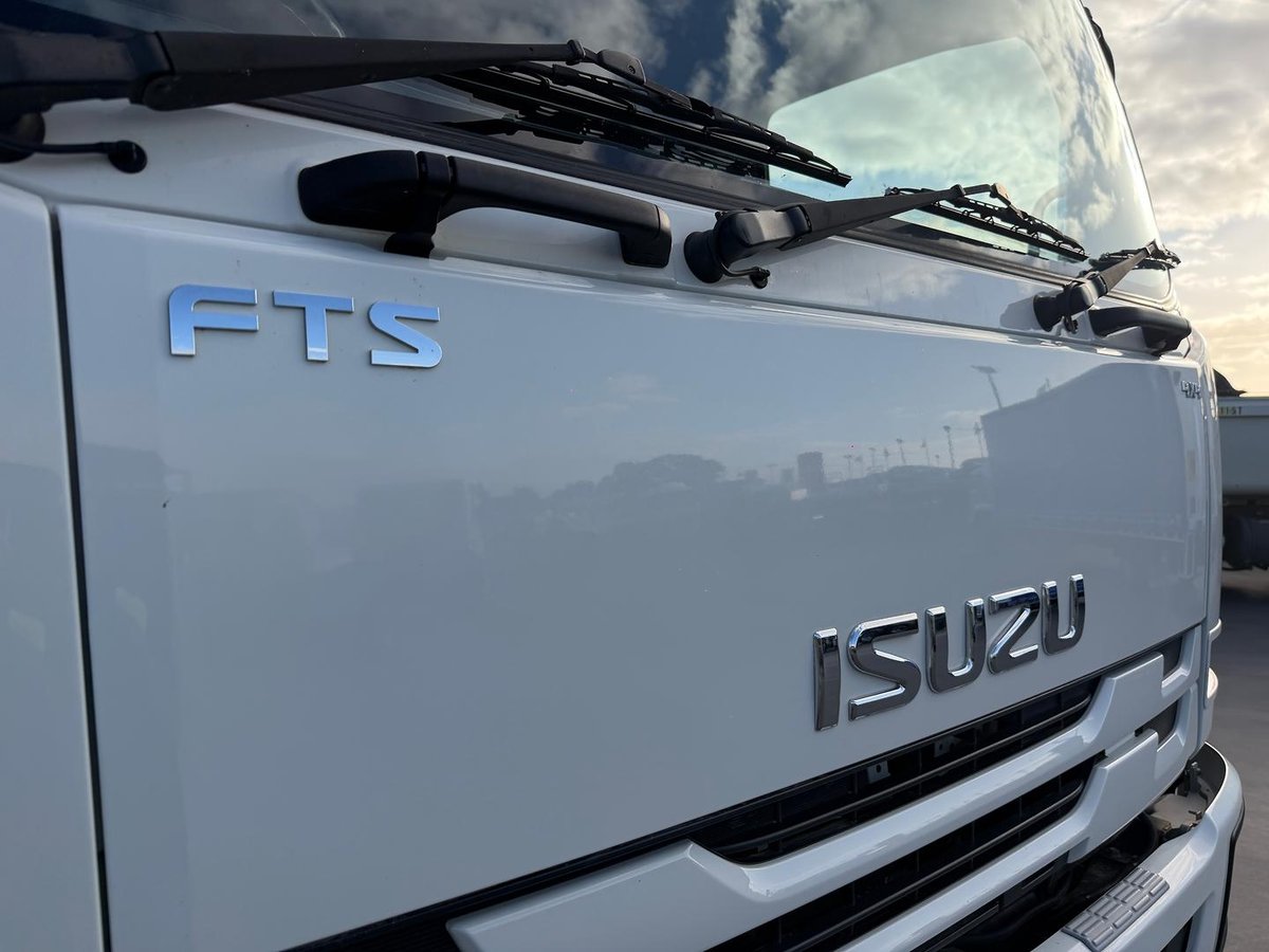 2019 Isuzu F Series image 19