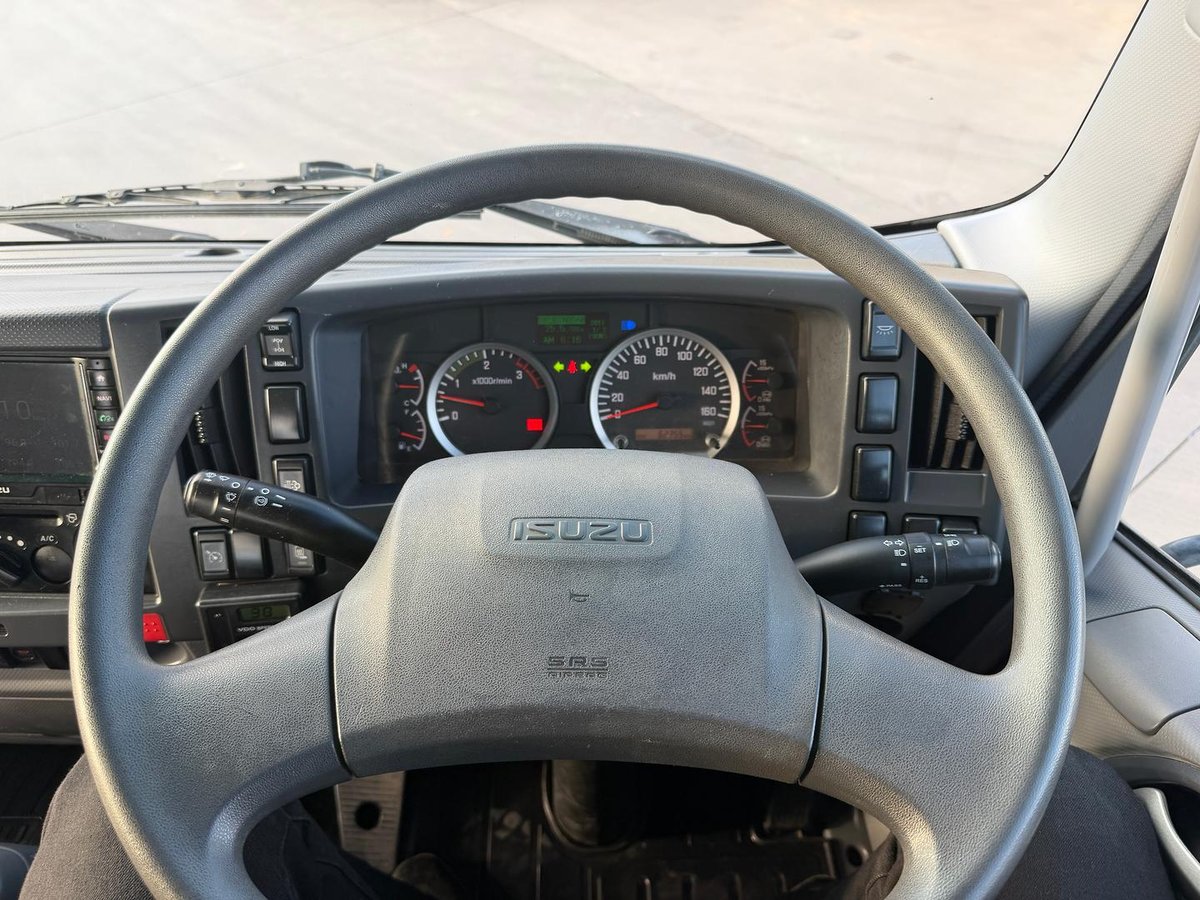 2019 Isuzu F Series image 29