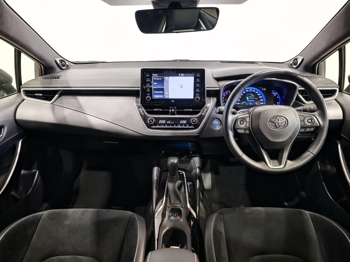 2019 Toyota Corolla ZR Hybrid ZWE211R image 17