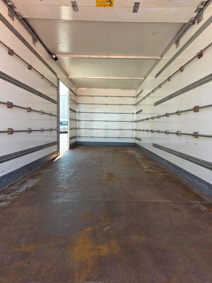 2019 Isuzu Frr 110-260 Auto 5 Ton Van And Lift image 20