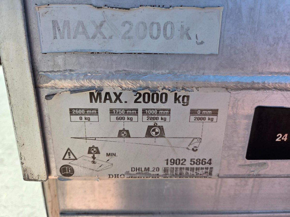 2019 Isuzu Frr 110-260 Auto 5 Ton Van And Lift image 8
