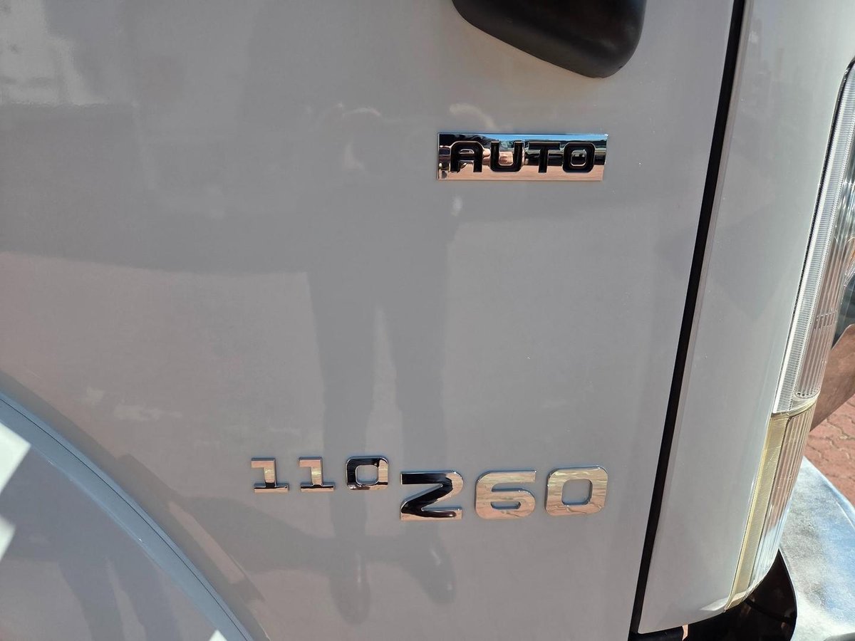 2019 Isuzu Frr 110-260 Auto 5 Ton Van And Lift image 23