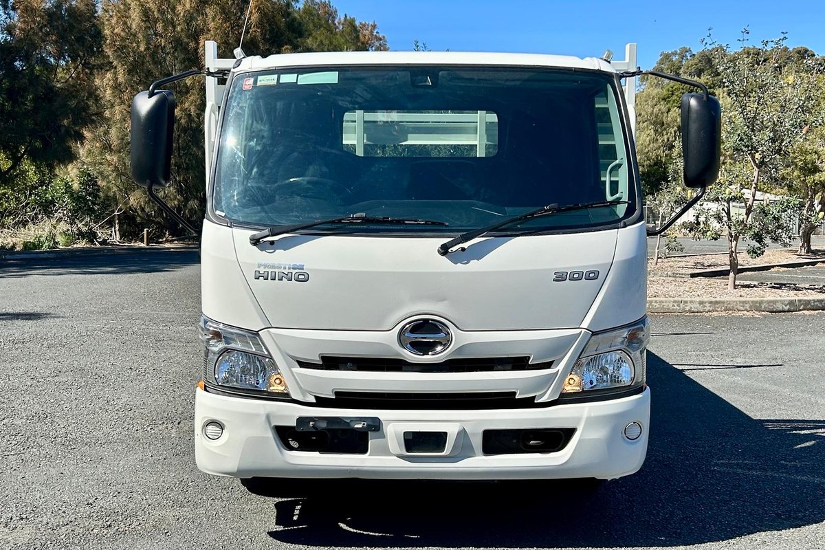 2020 Hino 300 Series 616 image 10