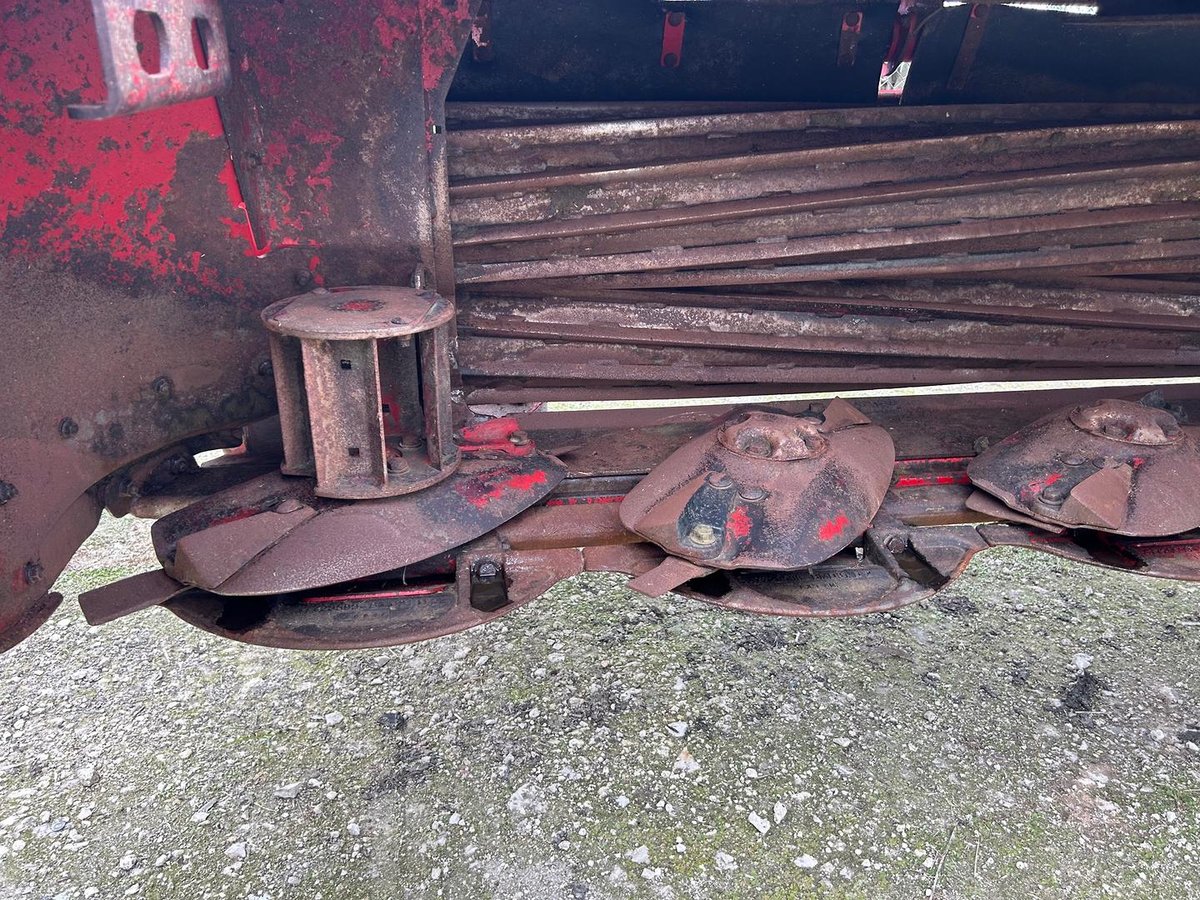 2019 New Holland 313 Discbine image 9