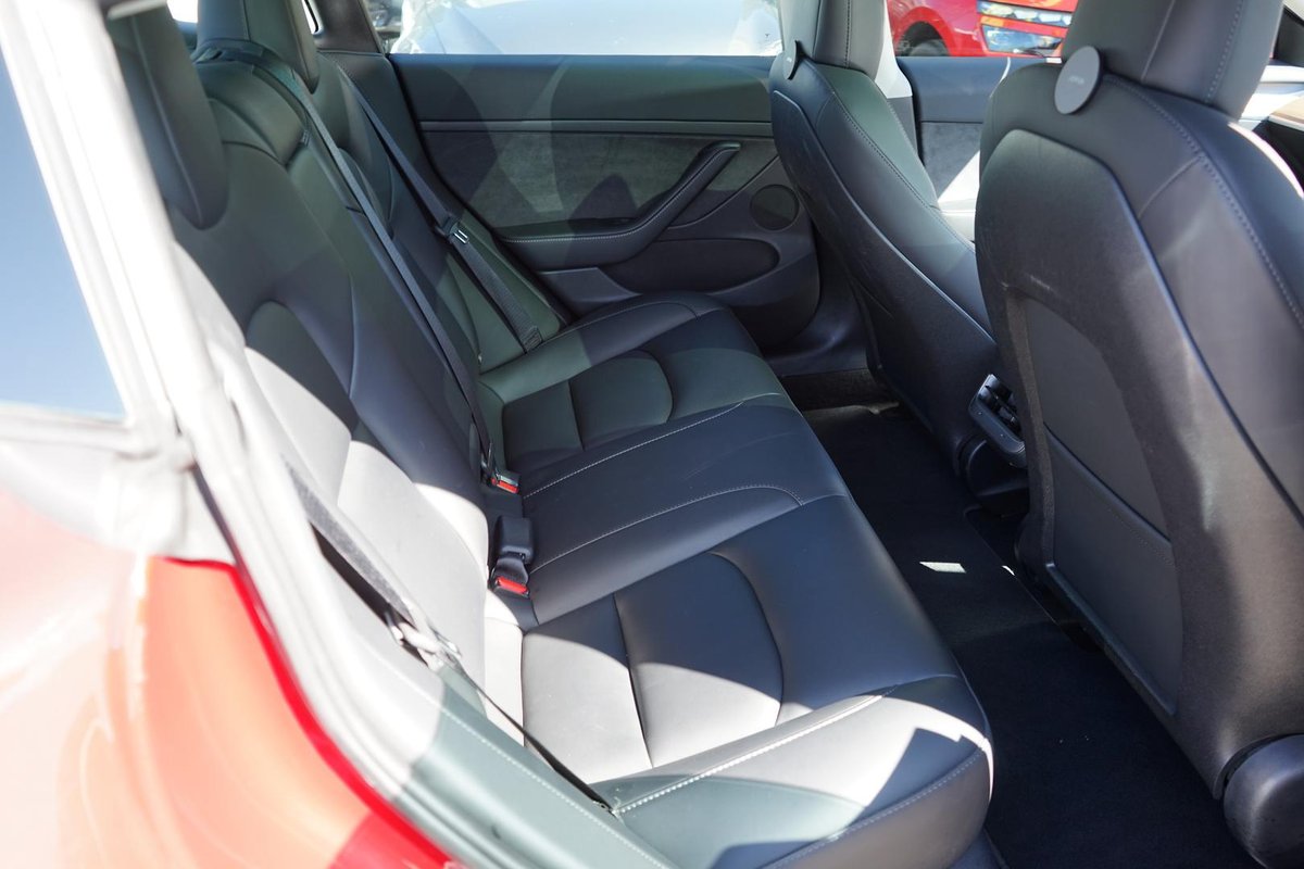 2022 Tesla Model 3 Rear-Wheel Drive image 11