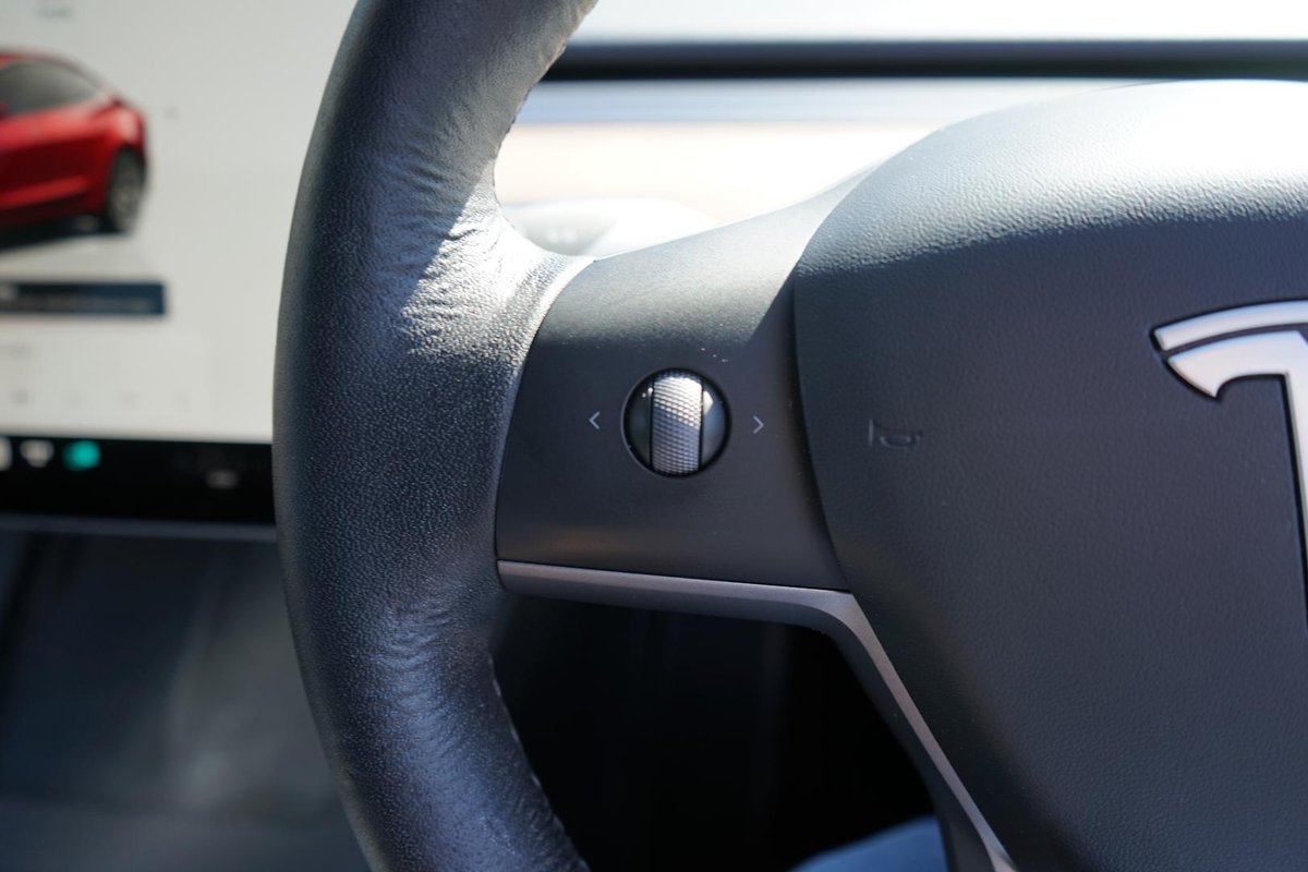 2022 Tesla Model 3 Rear-Wheel Drive image 16
