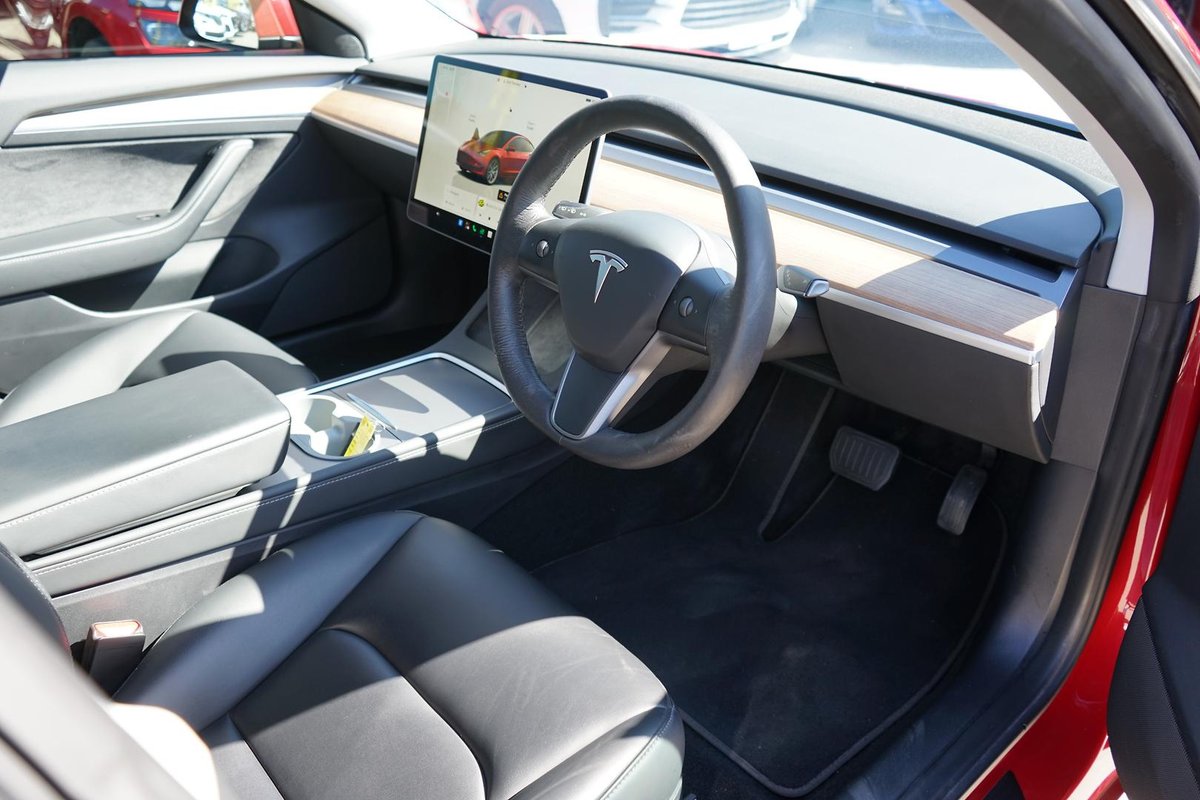 2022 Tesla Model 3 Rear-Wheel Drive image 7