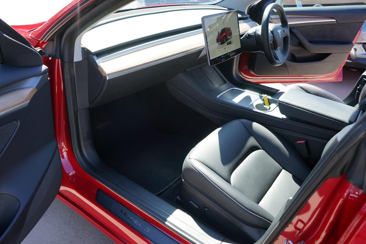 2022 Tesla Model 3 Rear-Wheel Drive image 14