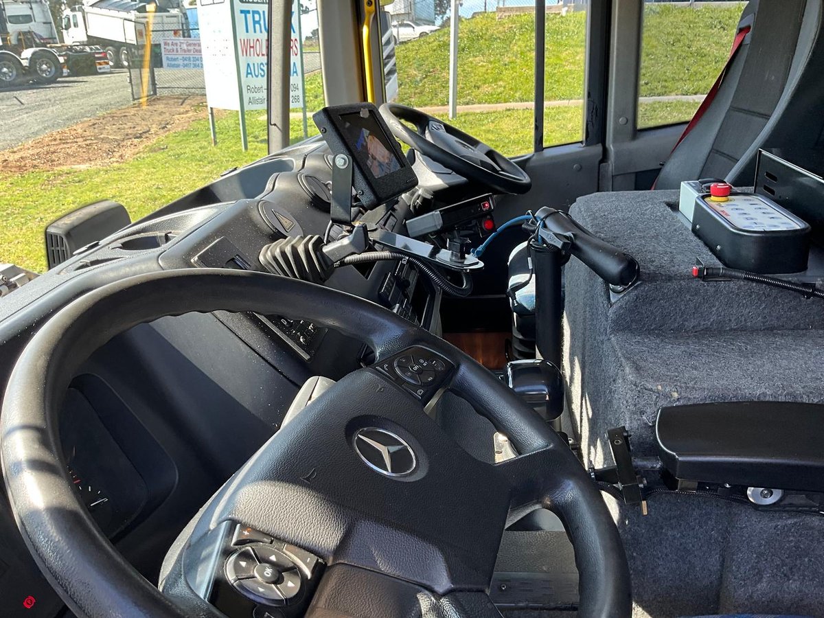 2019 Mercedes-Benz Econic 2630 image 18
