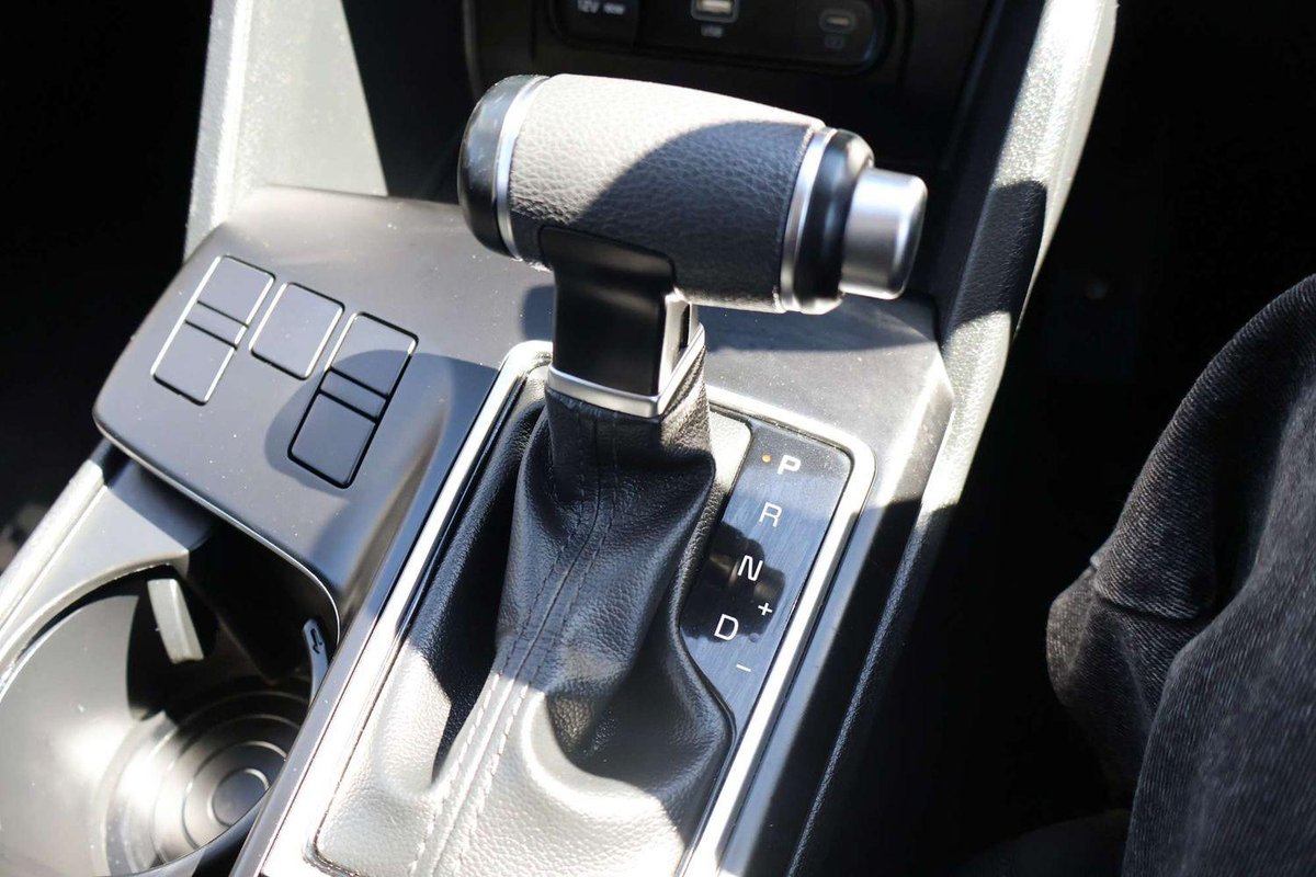 2023 Kia Sportage image 2