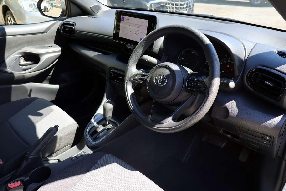 2025 Toyota Yaris Ascent Sport Hybrid MXPH10R image 10