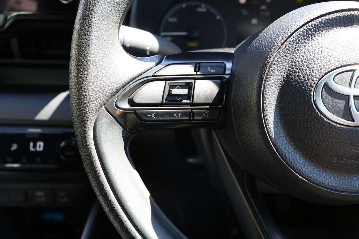 2025 Toyota Yaris Ascent Sport Hybrid MXPH10R image 18