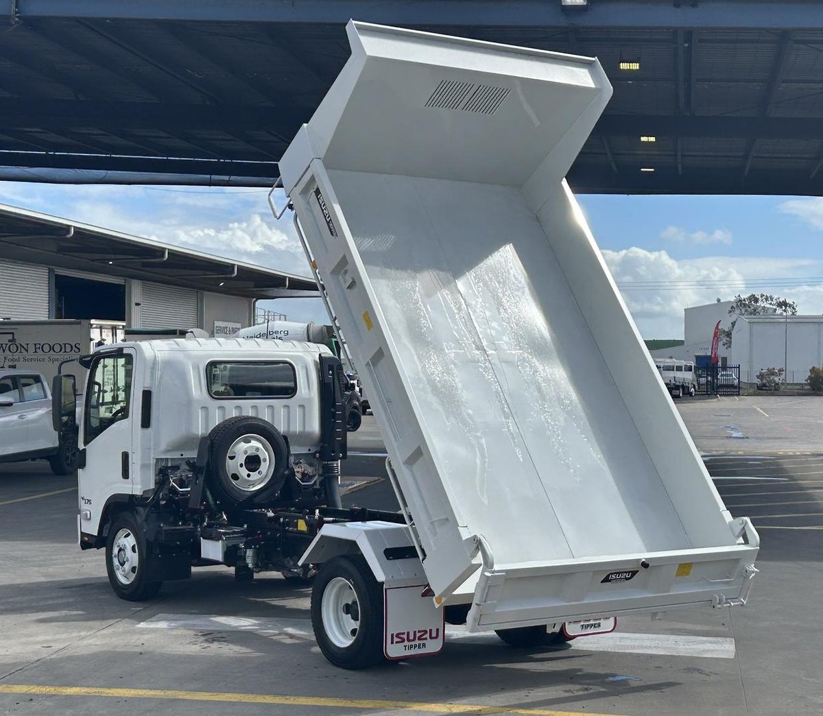 2026 Isuzu N Series NPR 45/65-175 DT D34 Tipper image 10