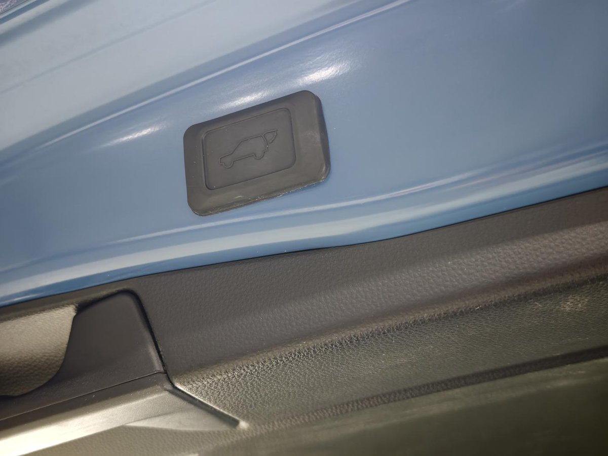 2023 Toyota RAV4 Cruiser AXAH52R image 23