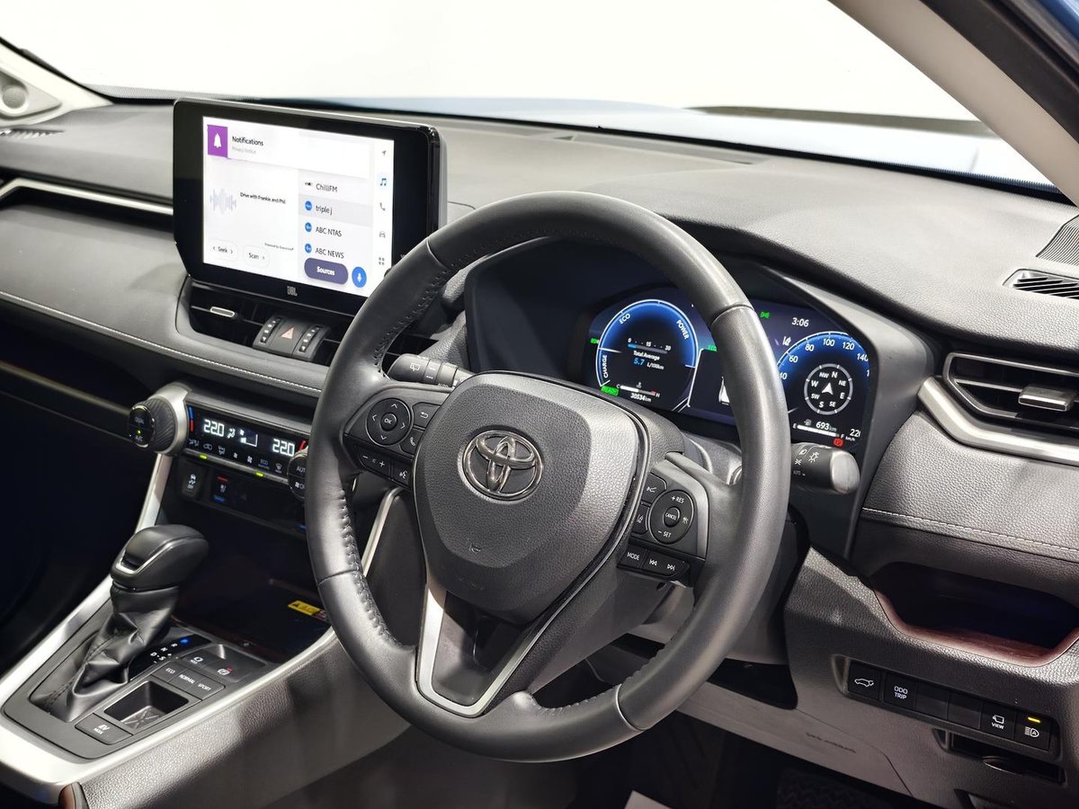 2023 Toyota RAV4 Cruiser AXAH52R image 8
