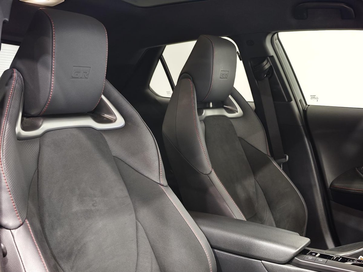 2025 Toyota C-HR GR Sport MAXH25R 4X4 On Demand image 6