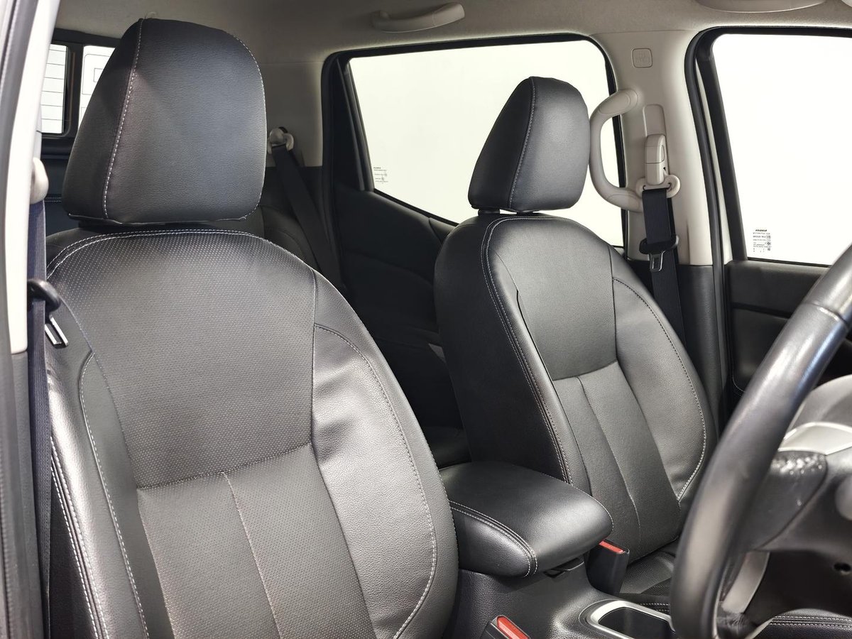 2019 Nissan Navara ST-X D23 Series 4 4x2 image 6