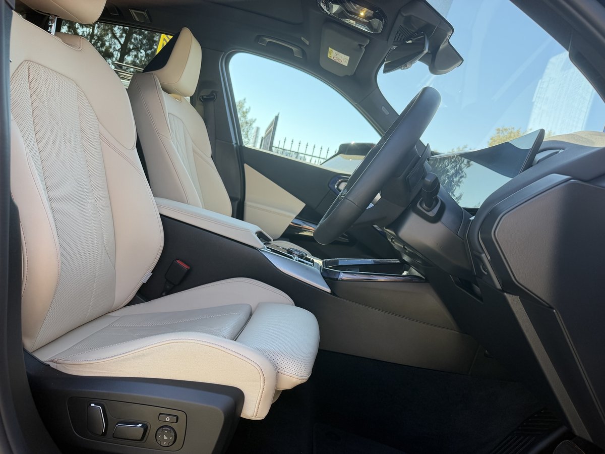 2026 BMW X3 30e xDrive G45 4X4 Constant image 9