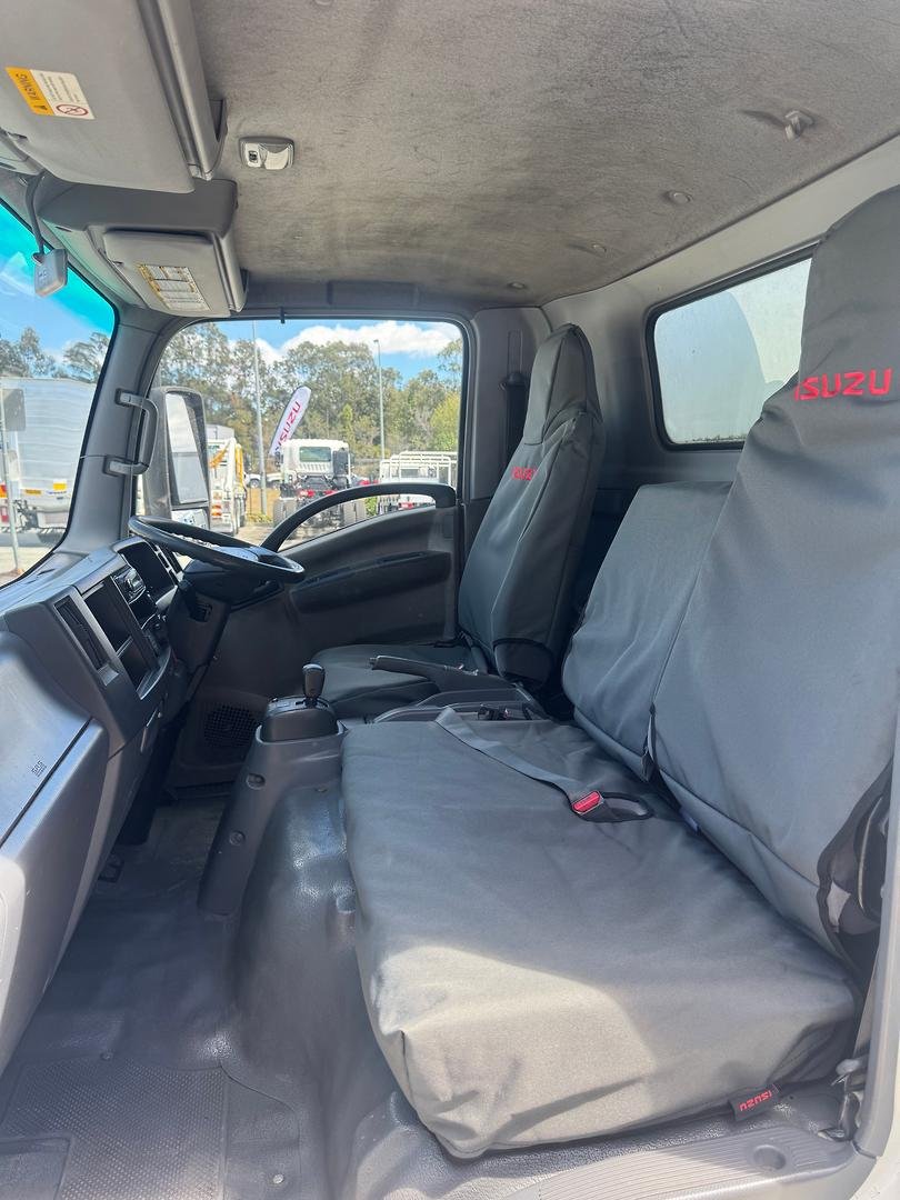 2010 Isuzu N Series NPR 200/275 Premium image 19