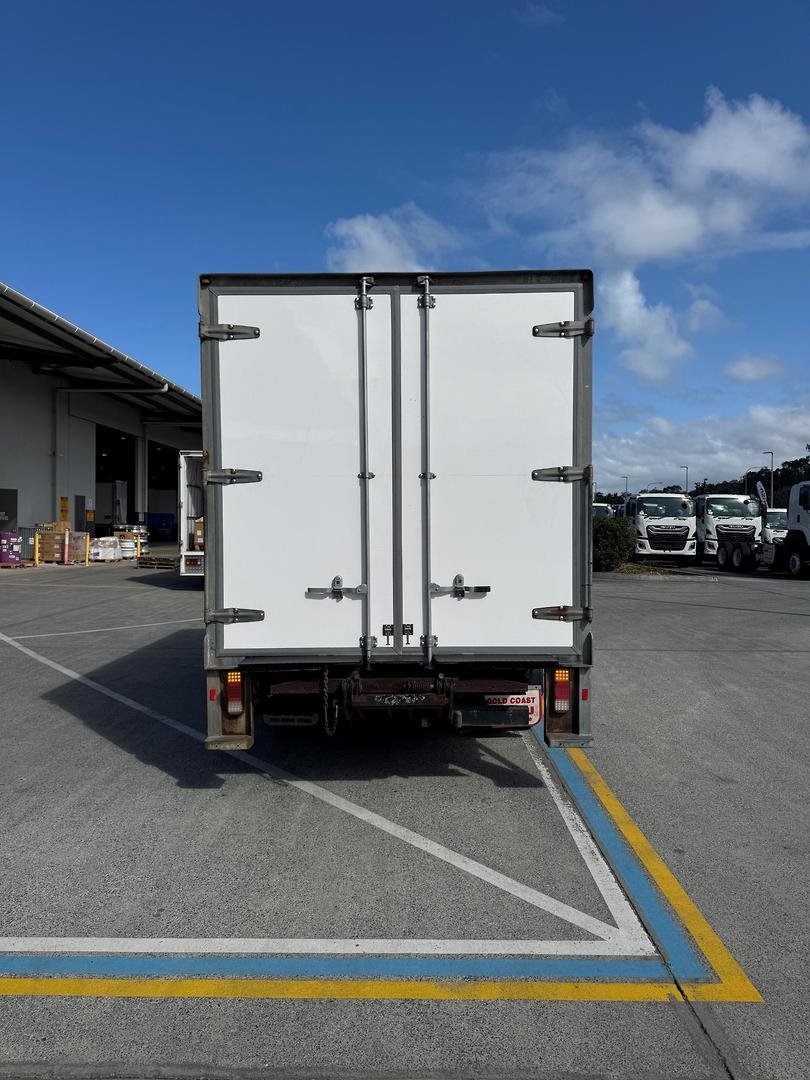 2010 Isuzu N Series NPR 200/275 Premium image 8