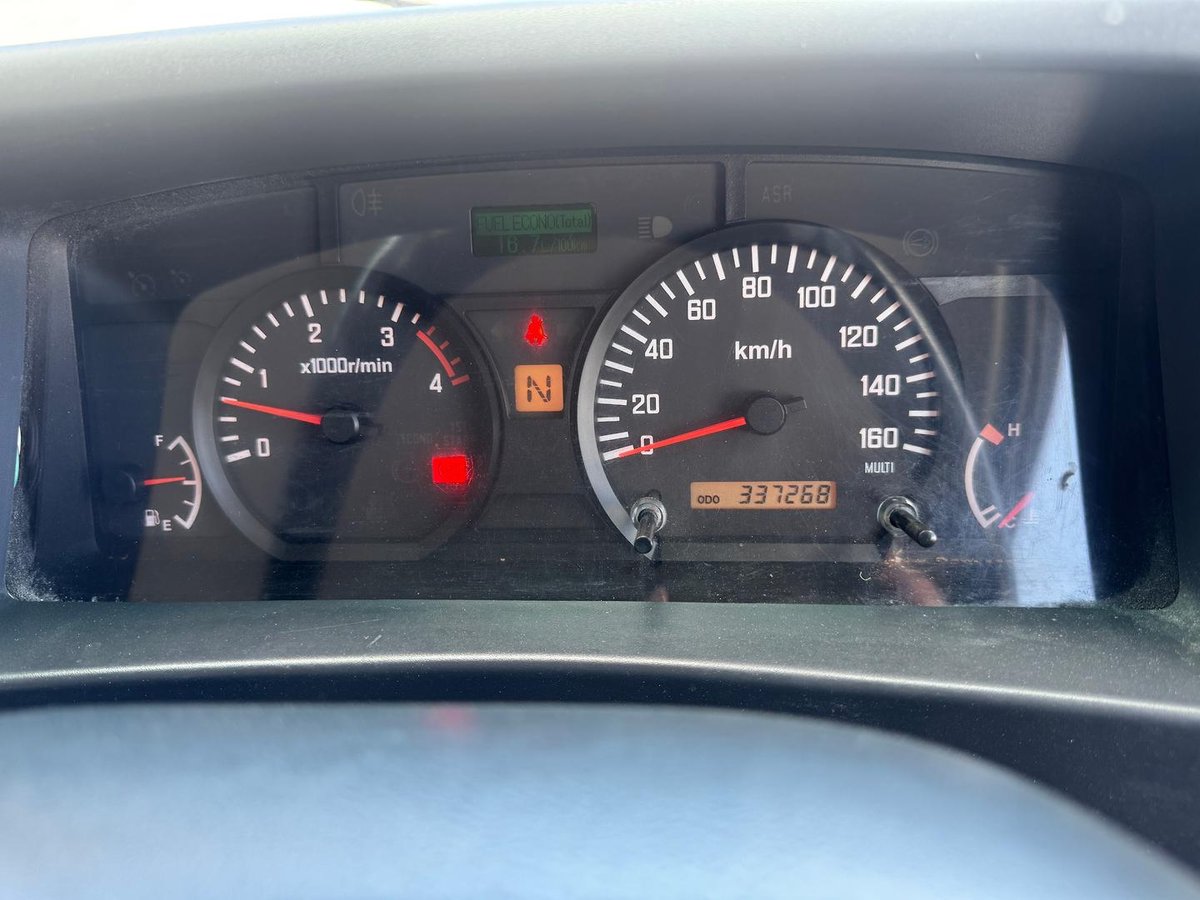 2010 Isuzu N Series NPR 200/275 Premium image 14