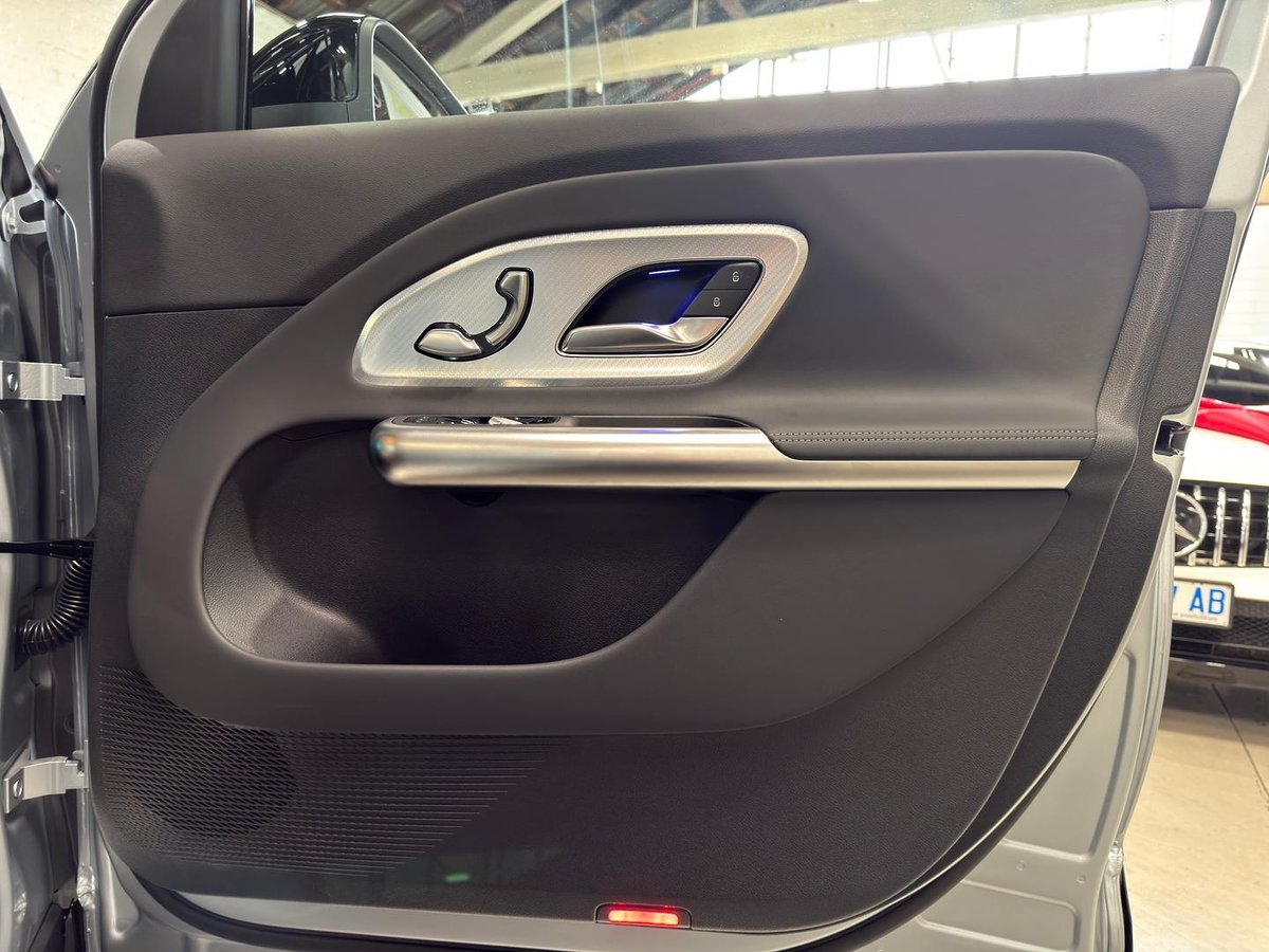 2026 Mercedes-Benz GLB-Class image 34