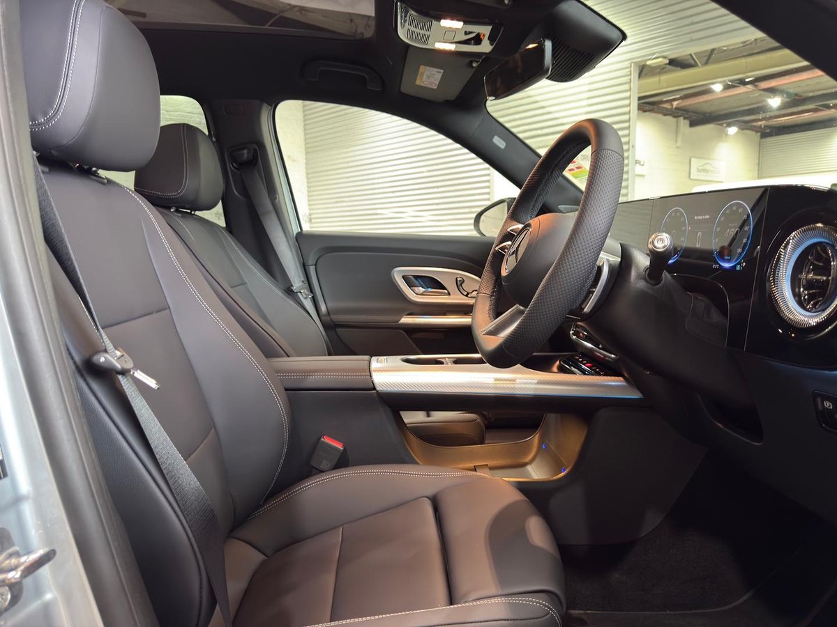 2026 Mercedes-Benz GLB-Class image 32