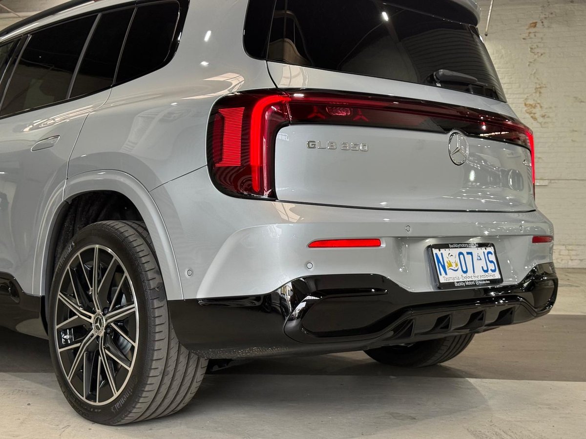 2026 Mercedes-Benz GLB-Class image 19