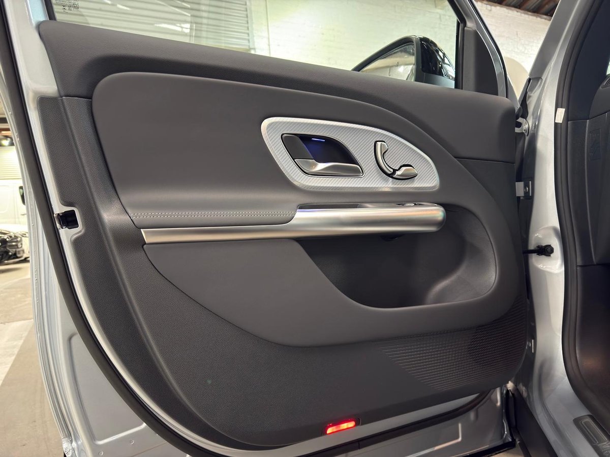 2026 Mercedes-Benz GLB-Class image 27