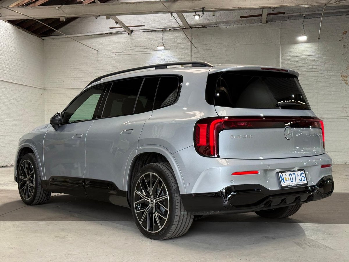 2026 Mercedes-Benz GLB-Class image 18