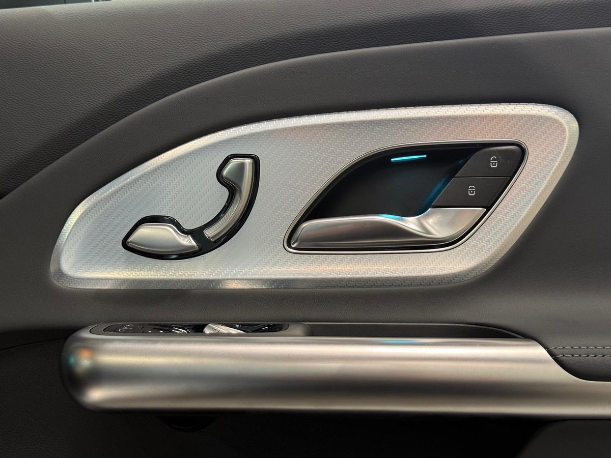 2026 Mercedes-Benz GLB-Class image 12